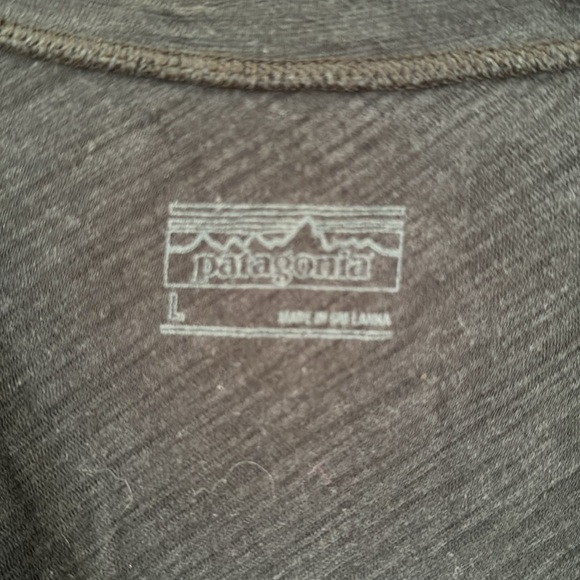 Patagonia Shirt Sleeve V-Neck Black Shirt - Large - Picture 2 of 6